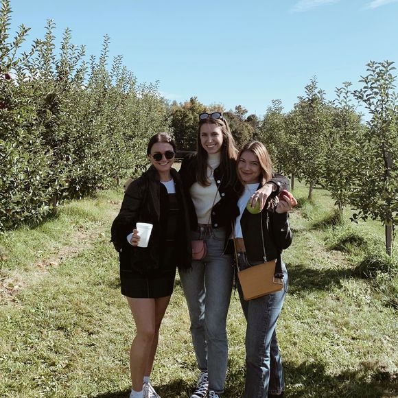 Meet your Posher, Hanna - Picture 1 of 1